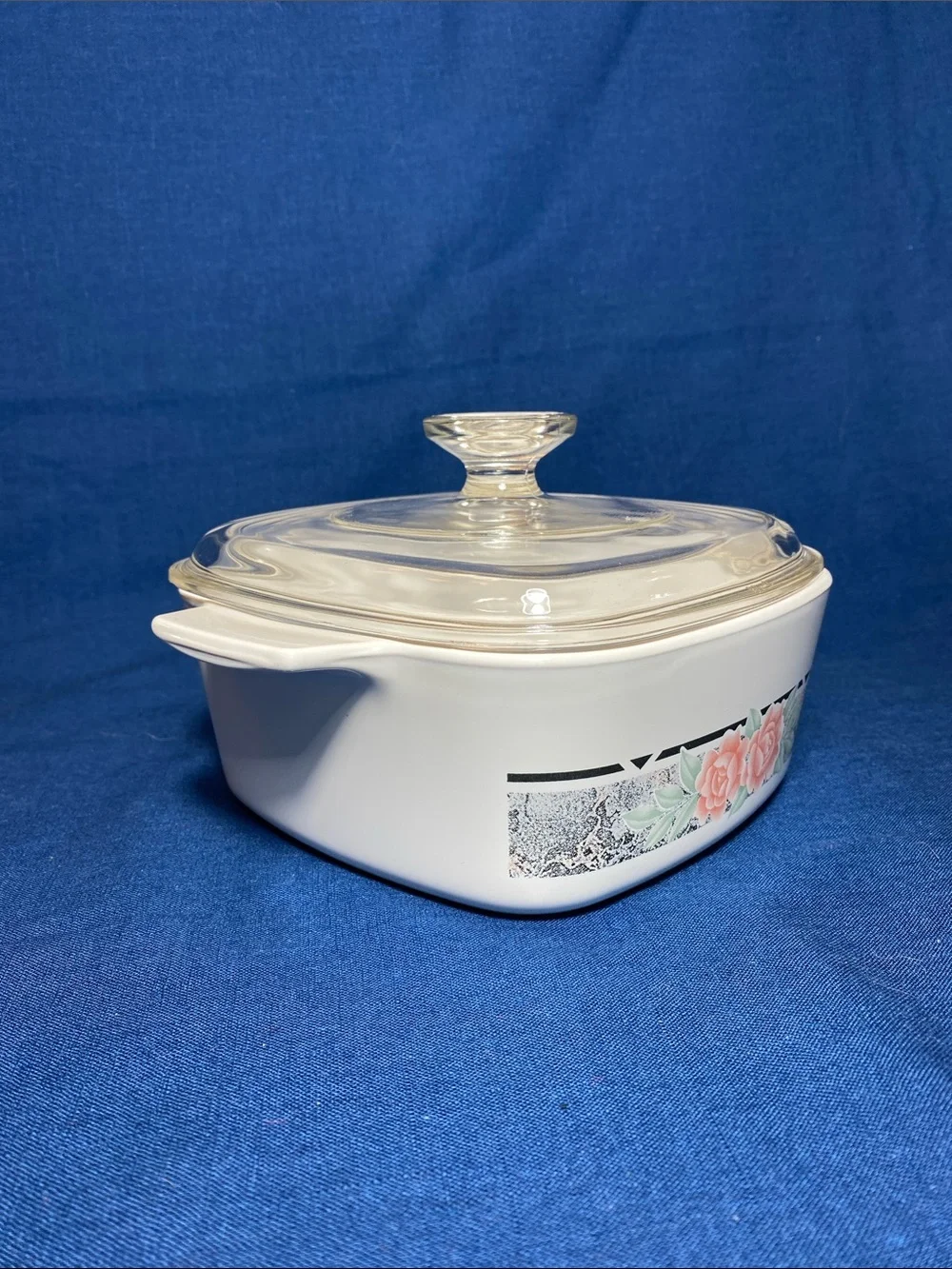 Corningware Vintage 1.5 liter Casserole A-1 1/2-B in Silk&Roses pattern with lid